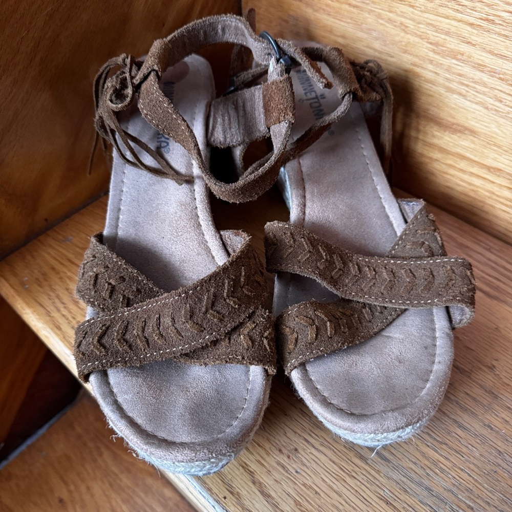 Minnetonka Tan Suede Espadrille Wedges - Picture 7 of 8